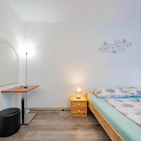 公寓 Crowonder Lucky House With Pool And Patio 30 Meters From The 扎达尔