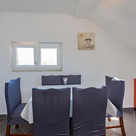 公寓 Crowonder Lucky House With Pool And Patio 30 Meters From The *