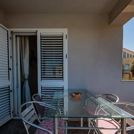 Crowonder Lucky House With Pool And Patio 30 Meters From The * 扎达尔