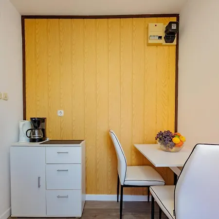 Crowonder Lucky House With Pool And Patio 30 Meters From The Apartament *