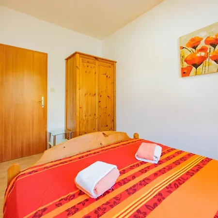 Crowonder Lucky House With Pool And Patio 30 Meters From The 公寓 扎达尔