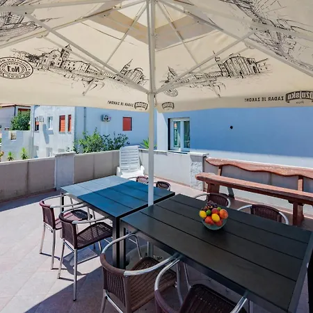 公寓 Crowonder Lucky House With Pool And Patio 30 Meters From The *