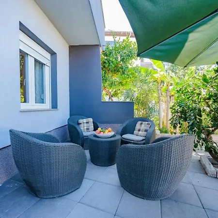 Crowonder Lucky House With Pool And Patio 30 Meters From The 公寓 扎达尔