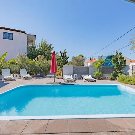 公寓 Crowonder Lucky House With Pool And Patio 30 Meters From The *