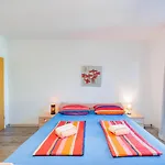 아파트 Crowonder Lucky House With Pool And Patio 30 Meters From The *