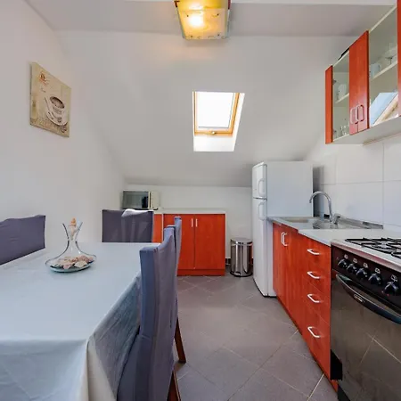 Crowonder Lucky House With Pool And Patio 30 Meters From The Apartment Zadar