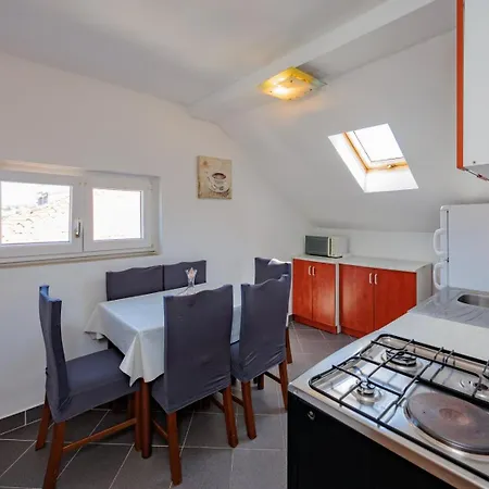 Crowonder Lucky House With Pool And Patio 30 Meters From The Apartament