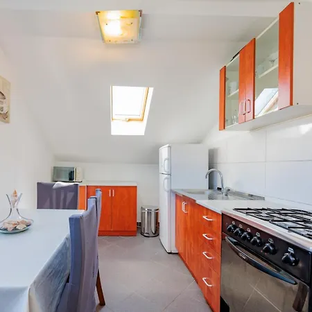 Apartment Crowonder Lucky House With Pool And Patio 30 Meters From The