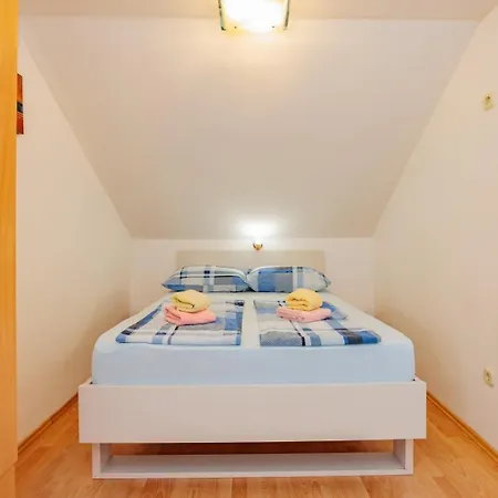 Crowonder Lucky House With Pool And Patio 30 Meters From The *