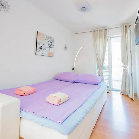 Apartament Crowonder Lucky House With Pool And Patio 30 Meters From The *