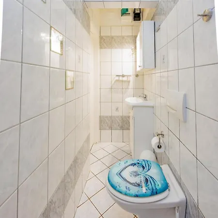 Crowonder Lucky House With Pool And Patio 30 Meters From The *