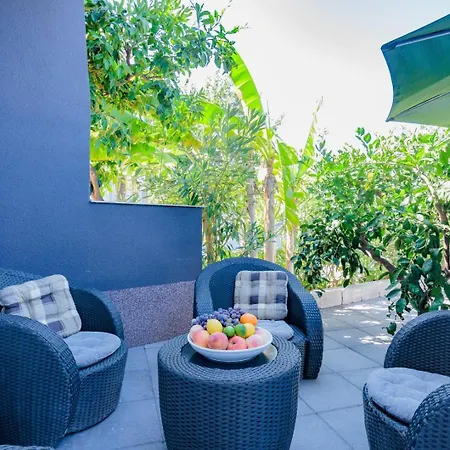 Crowonder Lucky House With Pool And Patio 30 Meters From The Zadar