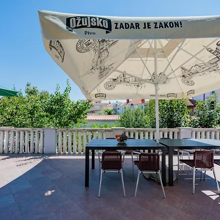 Crowonder Lucky House With Pool And Patio 30 Meters From The Apartment