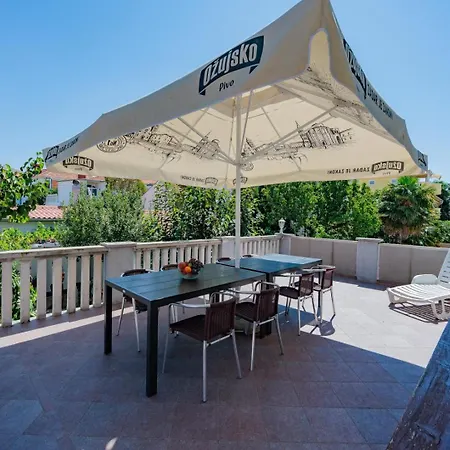 Apartment Crowonder Lucky House With Pool And Patio 30 Meters From The Zadar