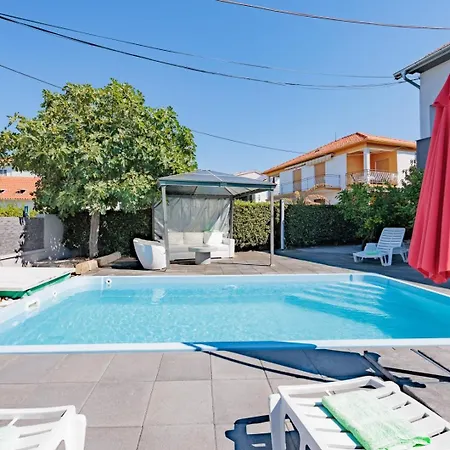 Crowonder Lucky House With Pool And Patio 30 Meters From The
