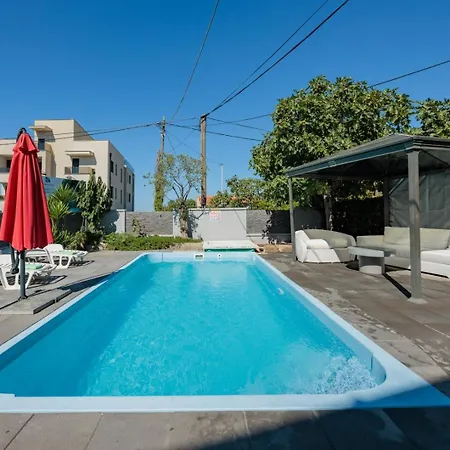 Apartment Crowonder Lucky House With Pool And Patio 30 Meters From The Zadar